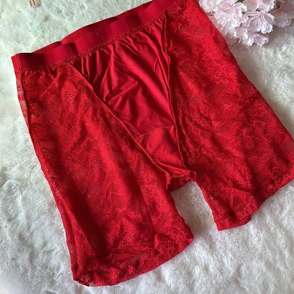 VERY SEXY VICTORIA SECRET
Monogram Shine Patch Lace Boxer Brief - Picture 6 of 11